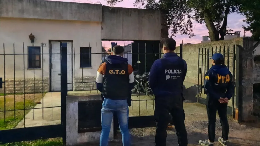 Allanan domicilio en el marco de una causa por comercialización de estupefacientes y portación de arma