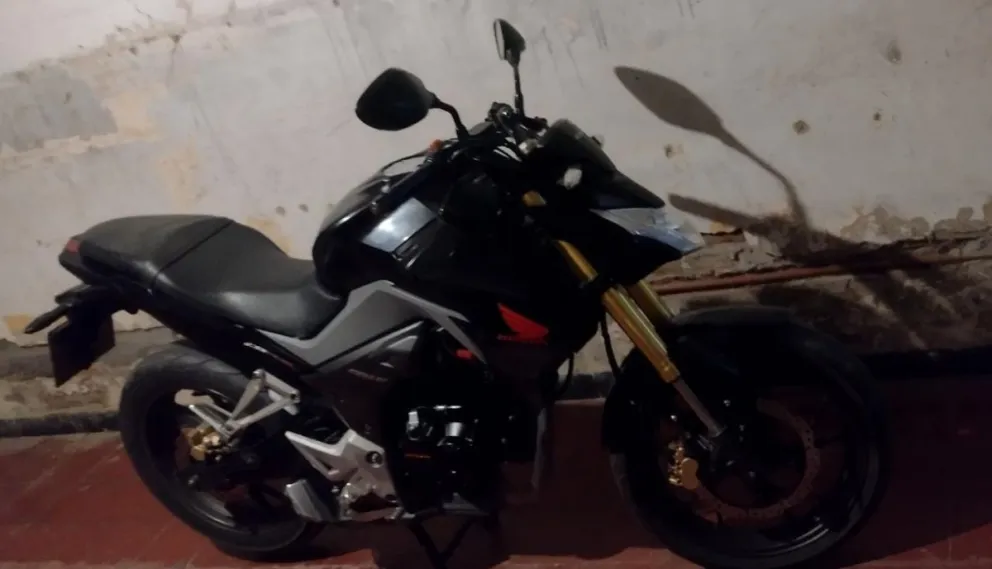 Le robaron la moto y no tiene en qué ir a trabajar: "Mezcla de bronca e impotencia"
