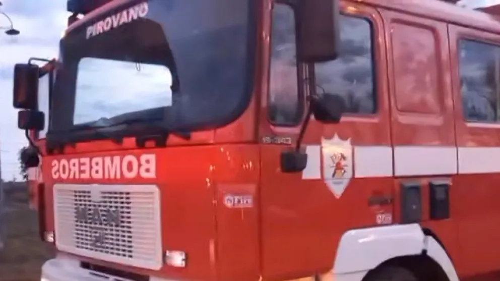 Bomberos Voluntarios de Pirovano presentó una nueva unidad para el cuartel