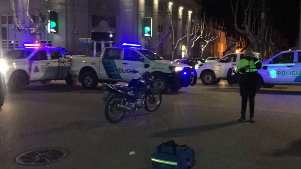 Dos personas hospitalizadas tras una colisión entre motocicletas en zona céntrica