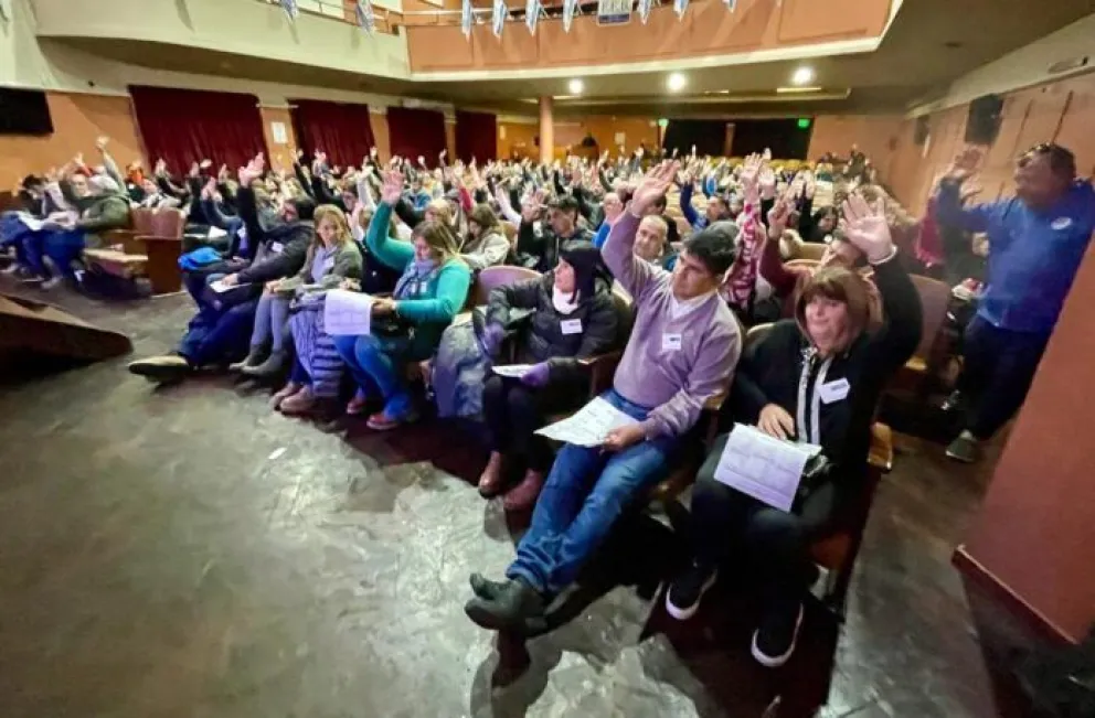 De cuánto es el aumento salarial a docentes tras el acuerdo con la Provincia