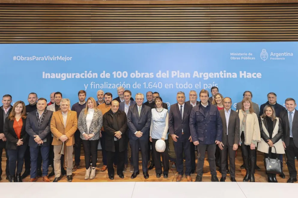 Pisano junto al presidente y al ministro Katopodis en la inauguración de obras públicas en municipios