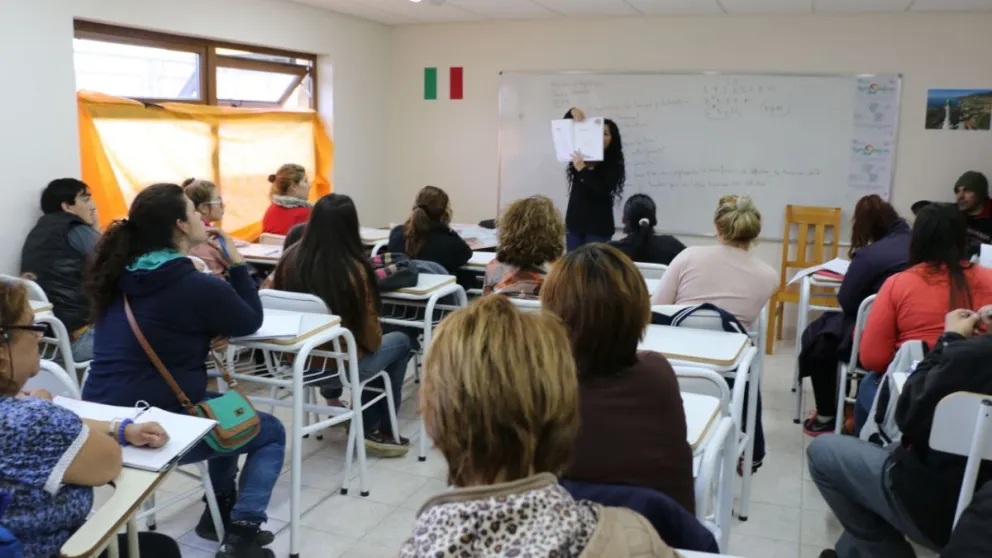 Última semana de inscripción para terminar el secundario con el Plan Fines