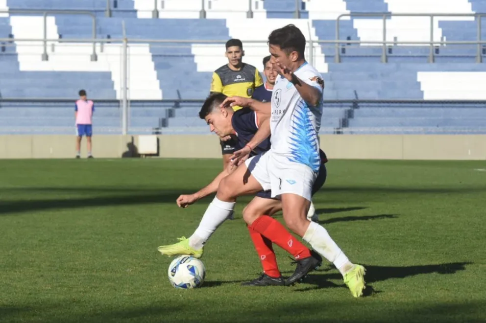 El Club Ciudad de Bolívar volvió al triunfo y se prende en la pelea de la Zona 2