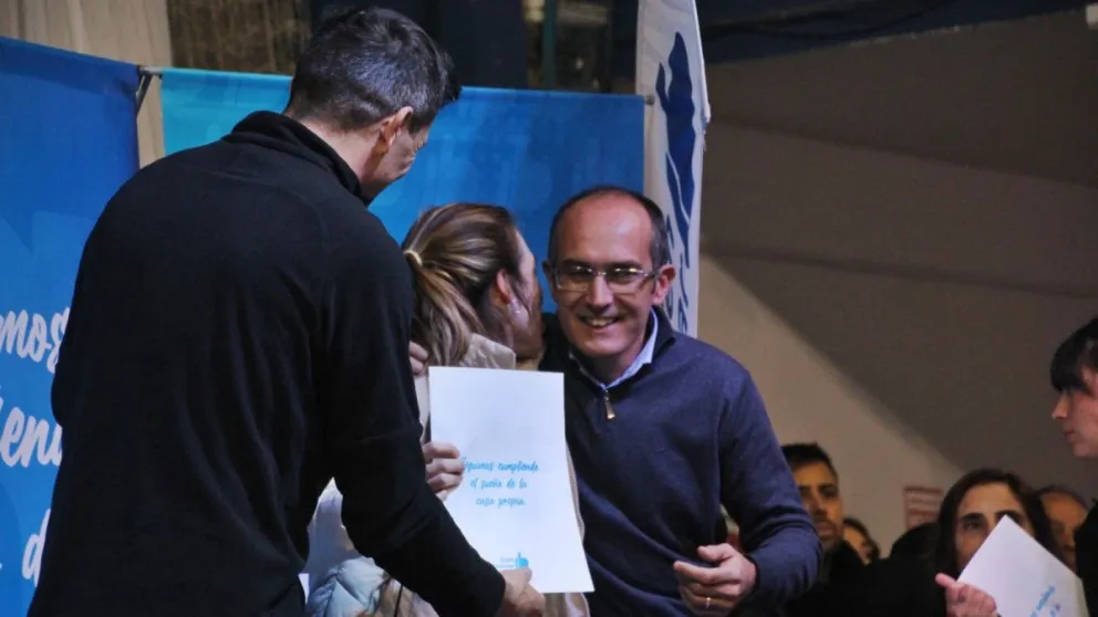 Marcos Pisano: "Vamos por mil soluciones habitacionales más"