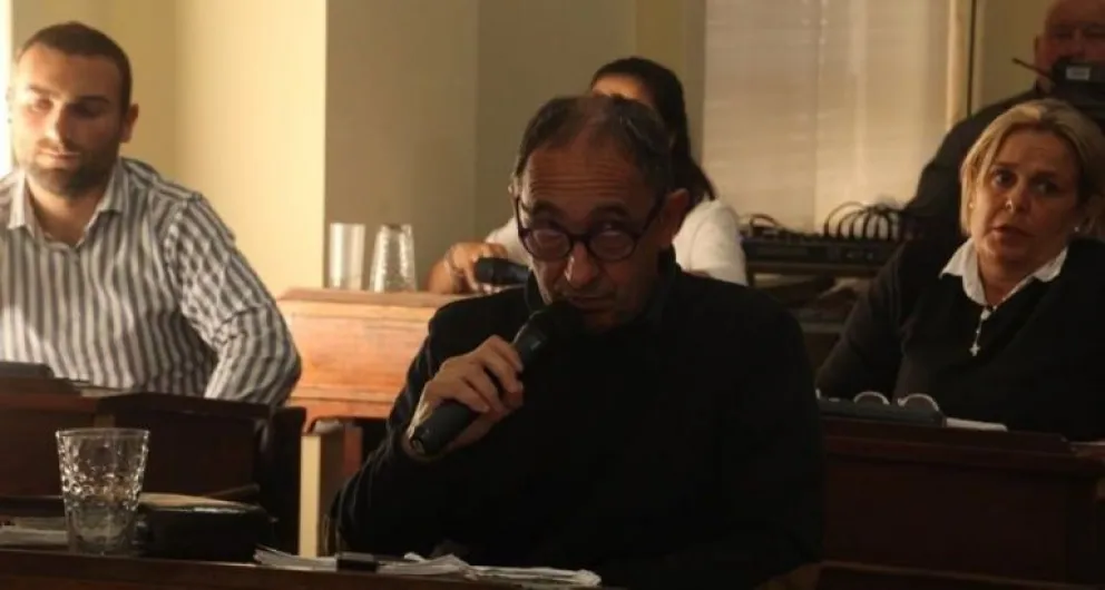 Pre adjudicación de lotes y viviendas: Carballo Laveglia dice que "va a quedar gente afuera a lo loco"