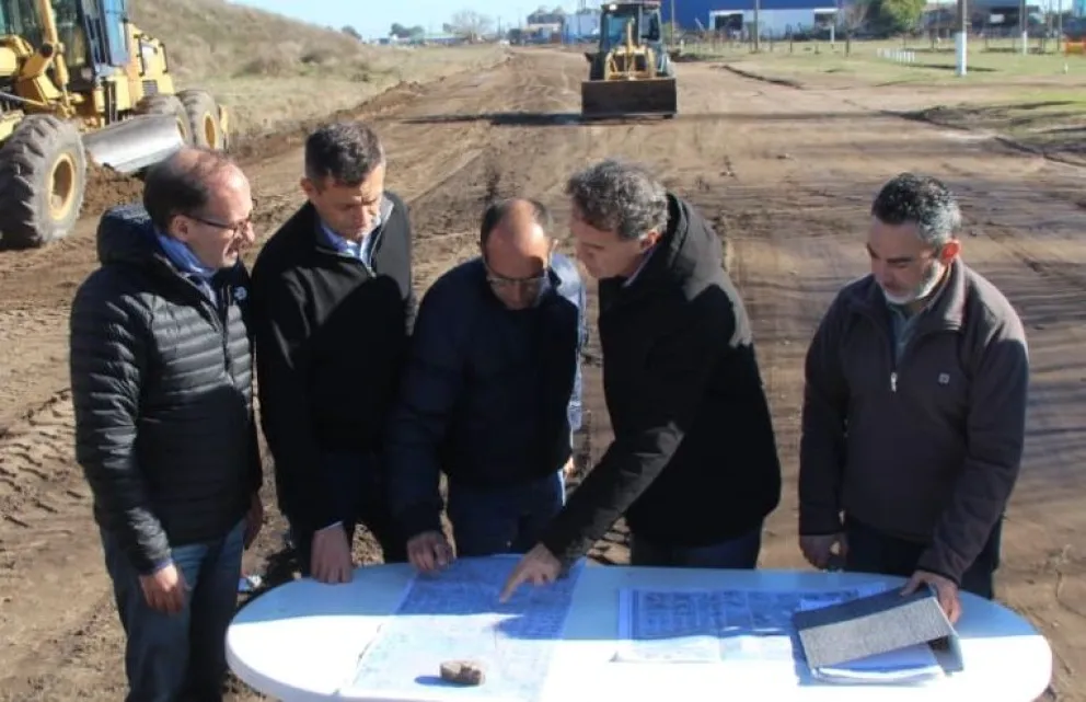 El municipio le respondió a Carballo por la obra de colectoras: "Desde el día uno estamos trabajando"