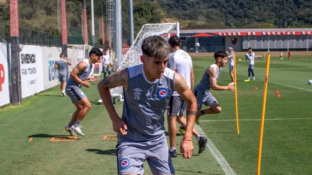 Alan Lescano fue convocado por primera vez en Argentinos para jugar la Copa Libertadores