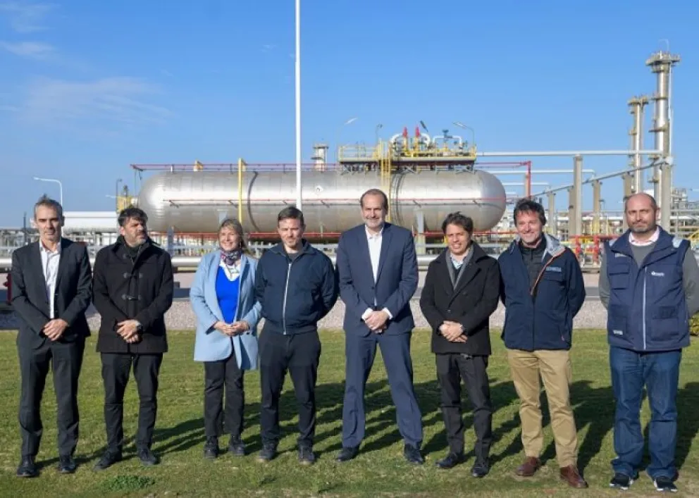 Axel Kicillof quiere un polo petroquímico al sur de la provincia: "La región tiene todo el potencial"