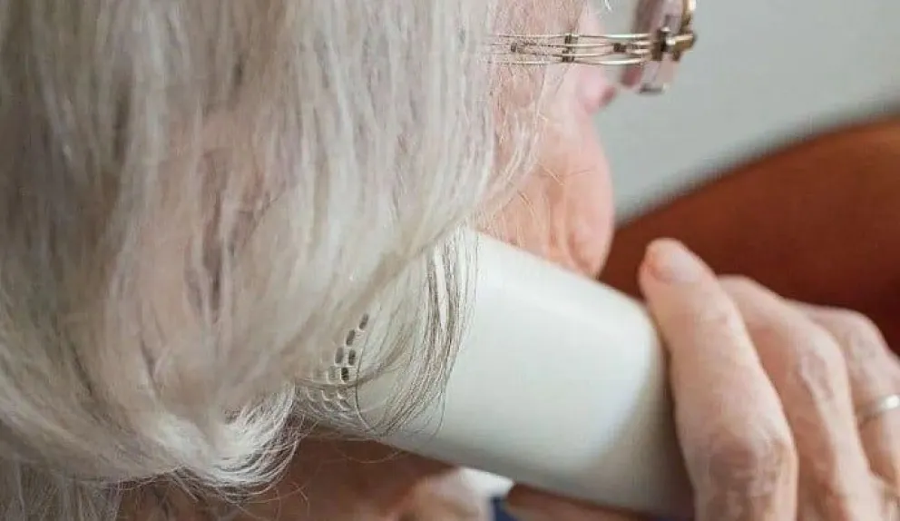 Cuento del tío: una jubilada entregó todos sus ahorros tras ser engañada