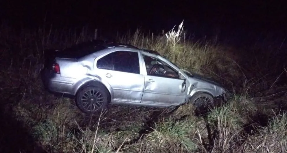 Un automóvil sufrió un vuelco en la Ruta 226