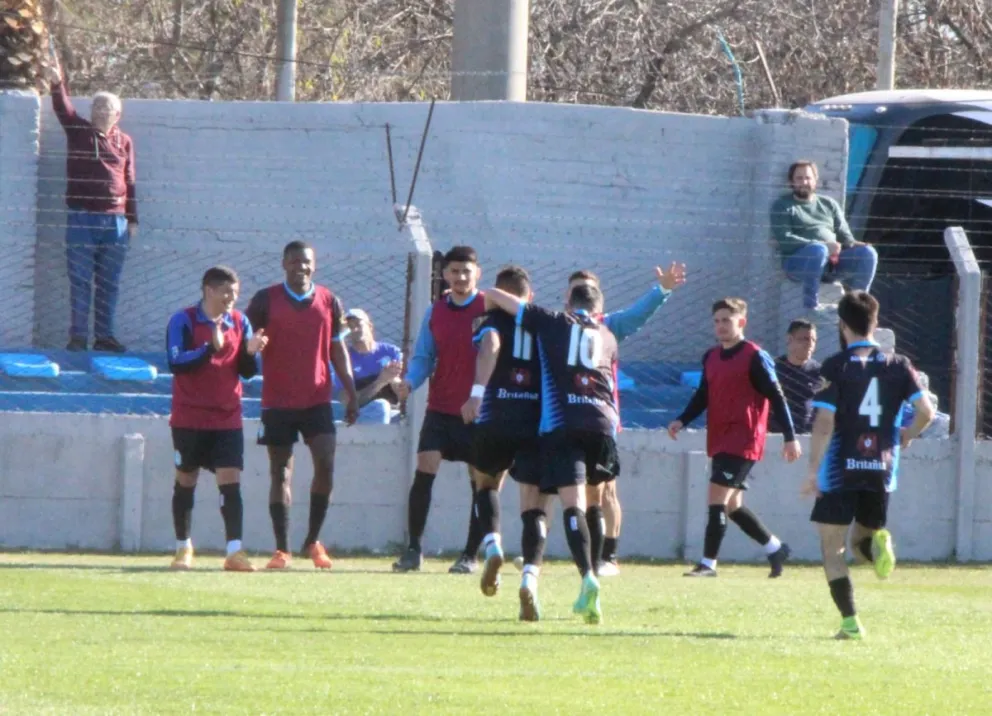 El Club Ciudad de Bolívar ganó y cerró la tercera ronda en lo más alto de la tabla 