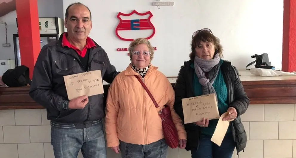 Quiénes fueron las personas beneficiadas en el tercer sorteo mensual del bono del Club Estudiantes