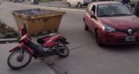 Accidente vehicular: tres personas que se trasladaban en una moto fueron hospitalizadas