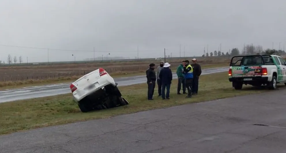 El despiste de un auto en el acceso Barnetche convocó a todos los servicios de emergencias 