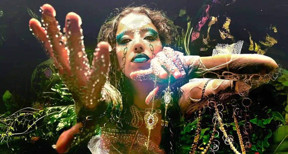 Los detalles de Mecánica Sensacional: el primer lanzamiento de la carrera musical de Santina Avendaño