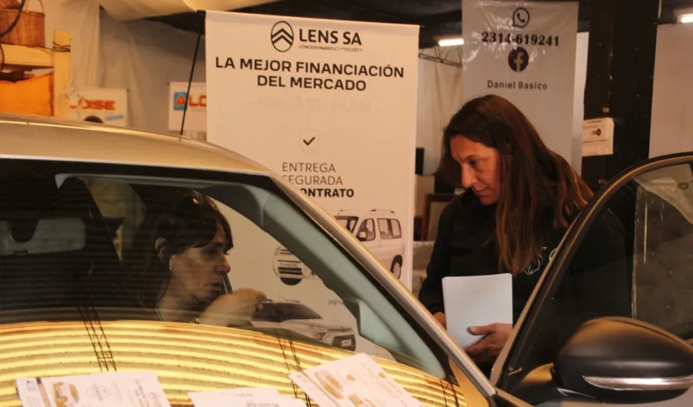LENS mostró el auto más vendido del país y brindó asesoramiento sobre sus planes de financiación