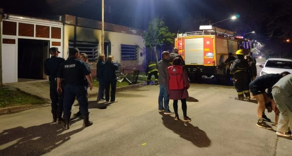 Femicidio en la zona: roció con nafta y prendió fuego a su pareja y a su hijo