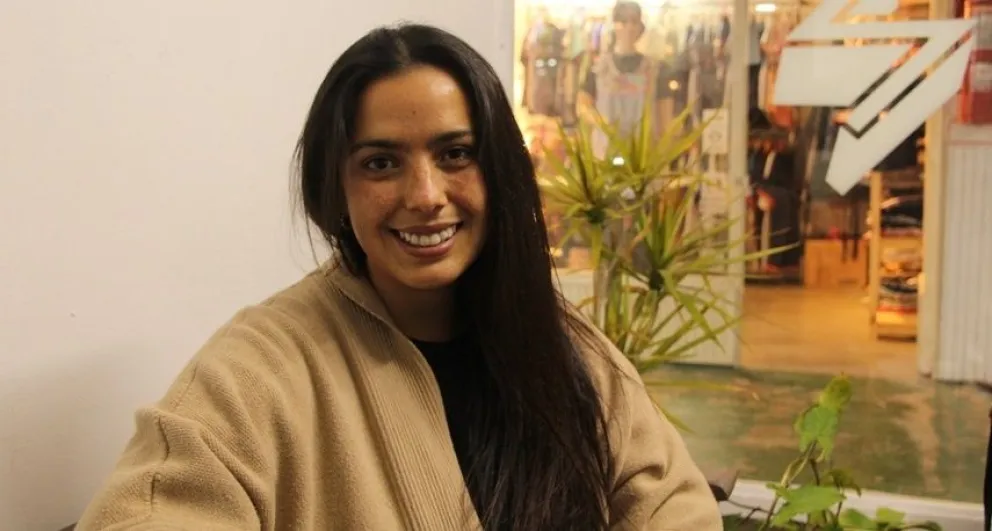 Es bolivarense, científica, becaria del Conicet y viajará a España a hacer un máster