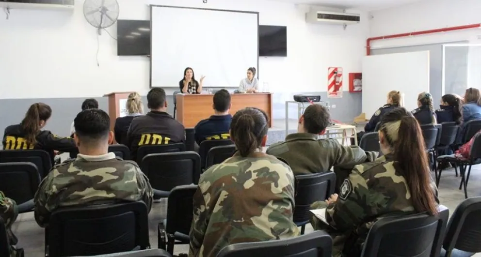Personal de las fuerzas policiales recibieron una capacitación sobre violencia por razones de género