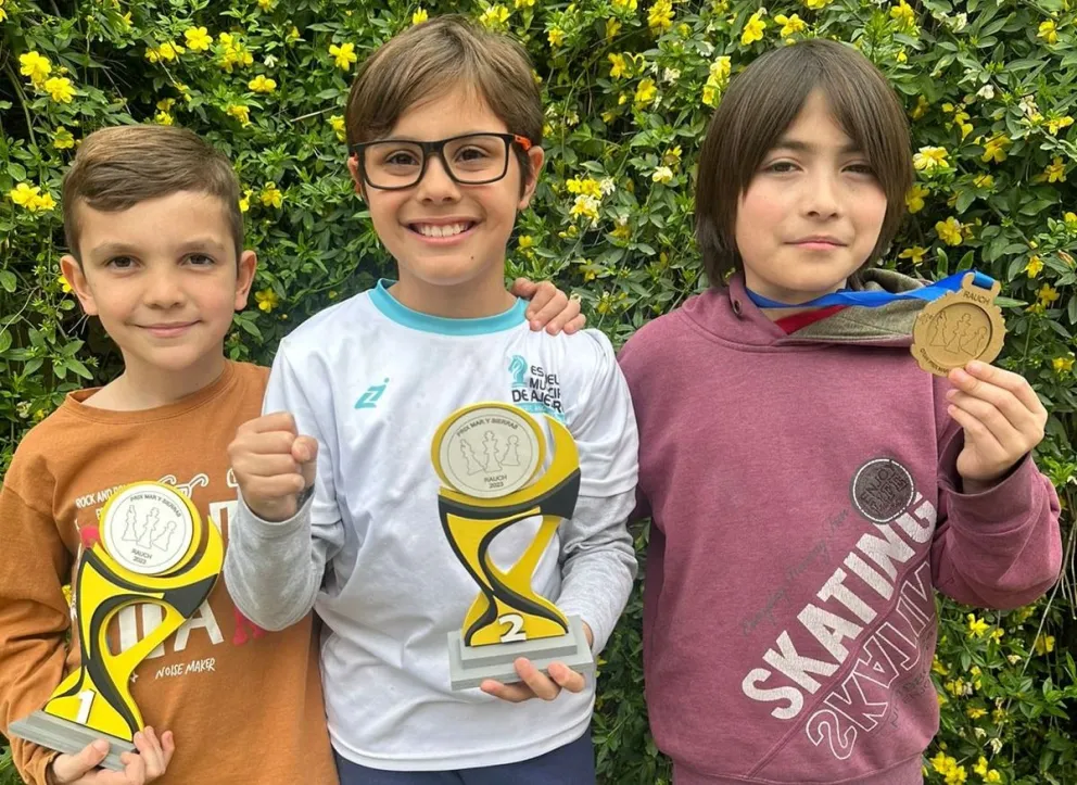 Gino Caverlotti, Teofilo Reguero e Imanol Fernandez se lucieron en el Prix Mar y Sierras