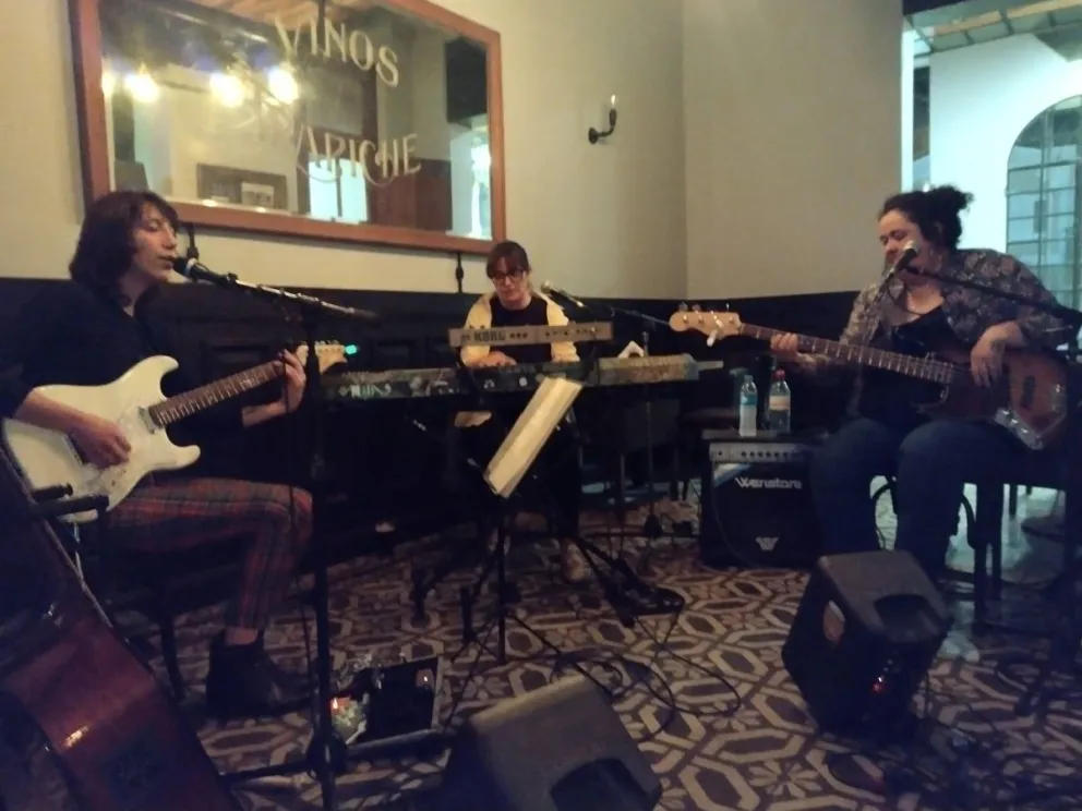 Vetales Trío, la agrupación que continúa con su periplo Beatle desde 2009