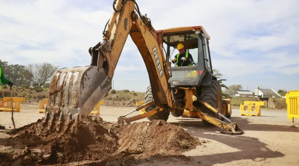 Se lleva adelante una obra de extensión de la red cloacal que beneficiará a 60 familias
