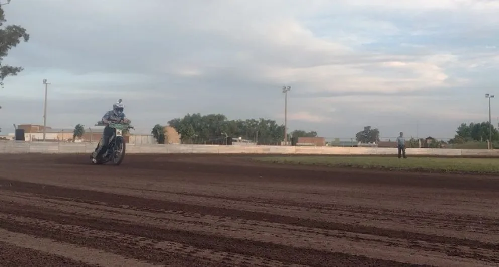 El club Santa Ana recibe la tercera fecha del campeonato invernal de Speedway