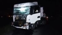 Dos camiones protagonizaron una fuerte colisión en el acceso a la ciudad de Azul