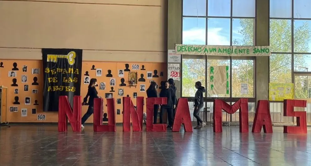 Semana de las artes: el ex Nacional presentó los trabajos con foco en los 40 años de democracia 