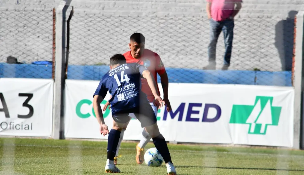 Altas y bajas del Club Ciudad de Bolívar, equipo que va por el ascenso a la Primera Nacional