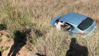 Automóvil sufrió un despiste en un camino hacia Ibarra y una mujer fue hospitalizada