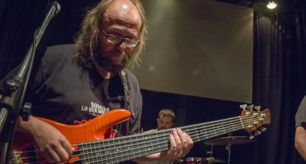 El bajista Quique Ferrari se presenta en Bolívar en formato quinteto