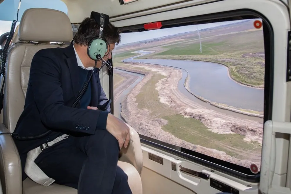 Kicillof sobrevoló la megaobra que elevará el precio de la tierra y potenciará el turismo en la zona