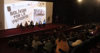Presentaron el libro "Bolívar por la memoria" en el Cine Avenida