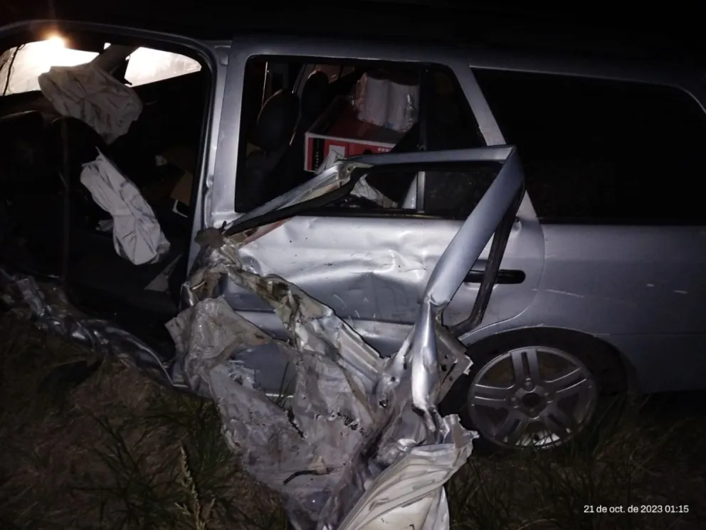 Ruta 205: hombre hospitalizado tras colisión entre un camión y un auto