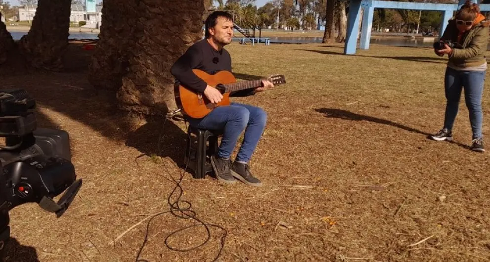 Seba Cayre tendrá su momento en la TV Pública desde el Parque Las Acollaradas de Bolívar