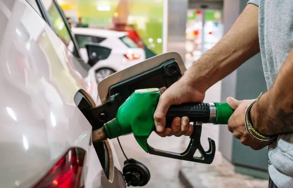 Confirman la importación de combustible: cómo está la situación en Bolívar