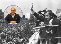 Con una foto de Raúl Alfonsín, el intendente Marcos Pisano celebró los 40 años de democracia