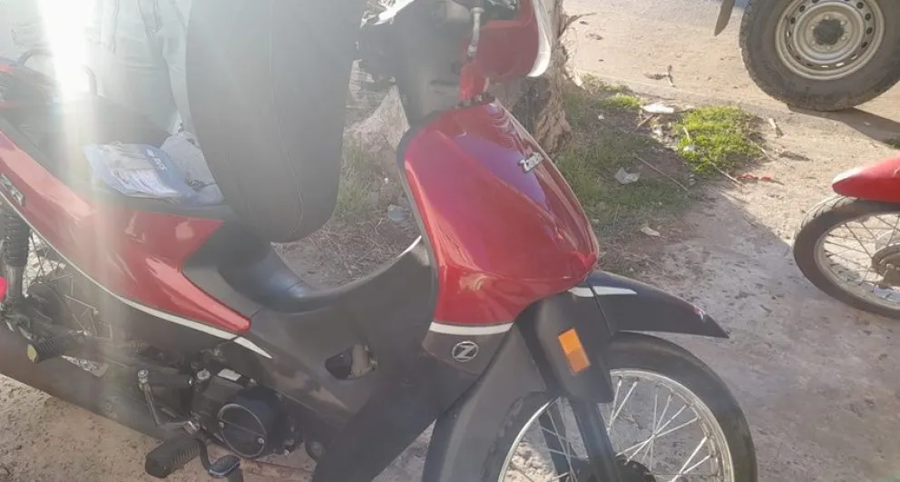 Choque entre una moto y una bicicleta: la ciclista fue hospitalizada 