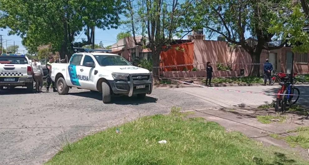 Encontraron sin vida a un hombre en la vía pública y aseguran que se trató de un asesinato