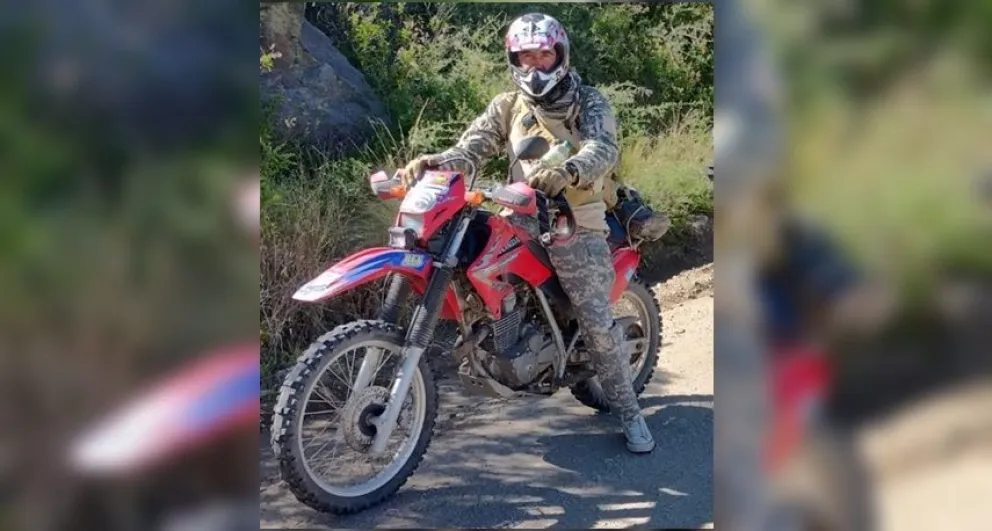 Se llevaron su moto de la cochera y pide colaboración a sus vecinos: "Me han estado vigilando"