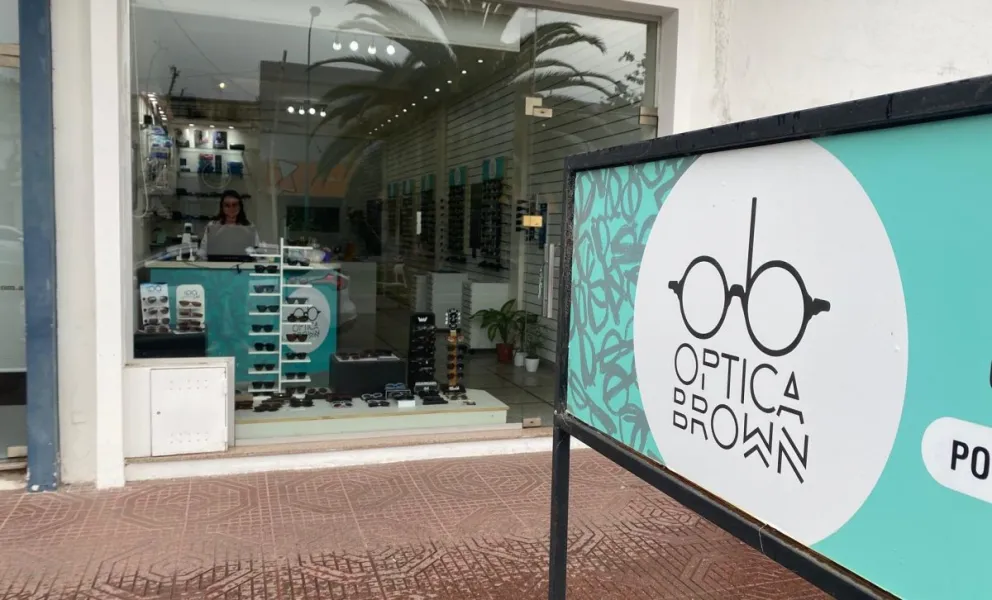 Con una renovada propuesta, Óptica Brown abrió las puertas de su nuevo local