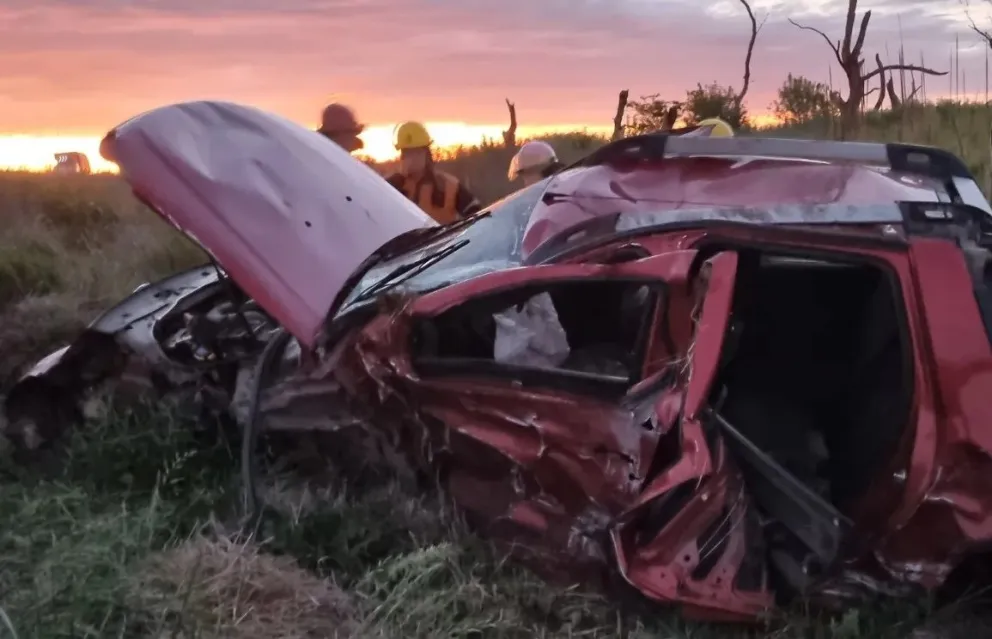 Ruta 65: cuatro personas hospitalizadas tras un violento impacto entre dos camionetas