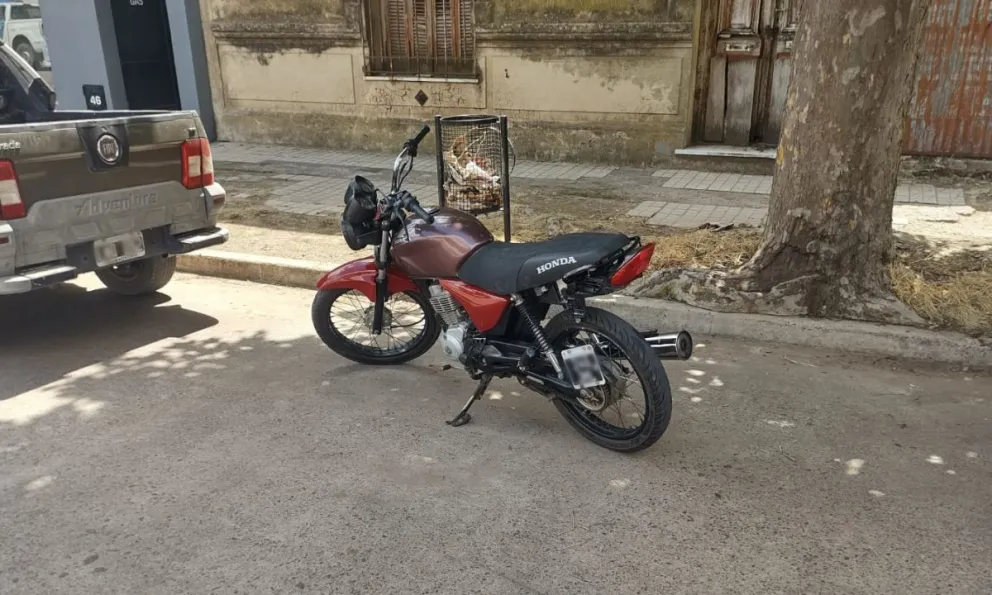 Una mujer y una niña hospitalizadas tras sufrir una caída en moto