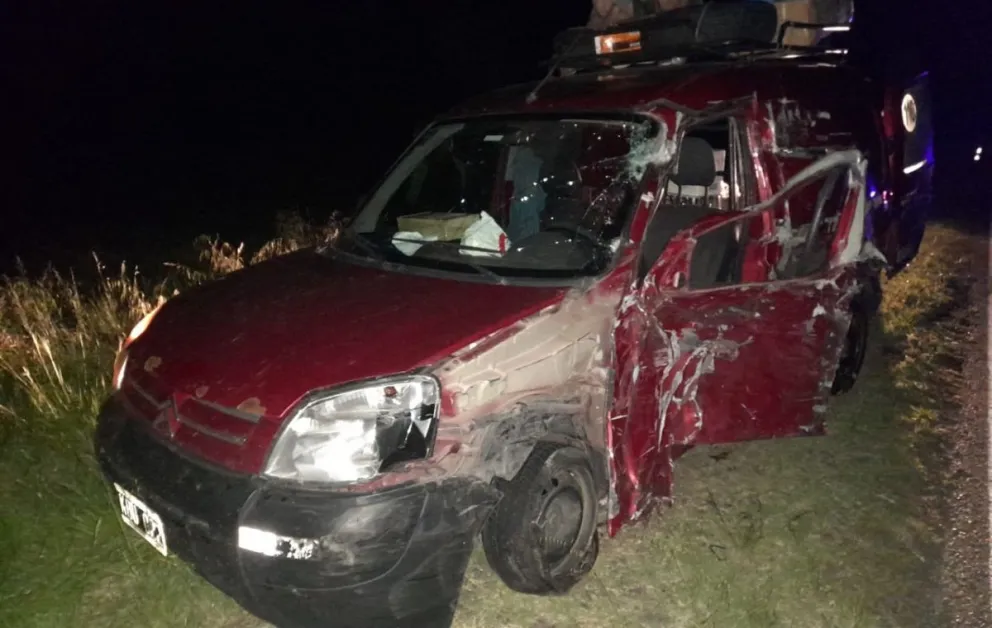 Una camioneta colisionó con un camión que se dio a la fuga en Ruta 205