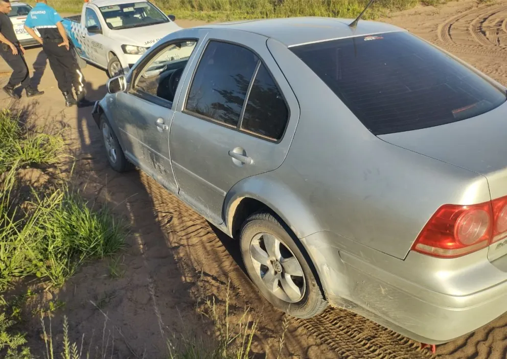 Un auto volcó en el camino que une Urdampilleta y Pirovano: un joven y un menor hospitalizados