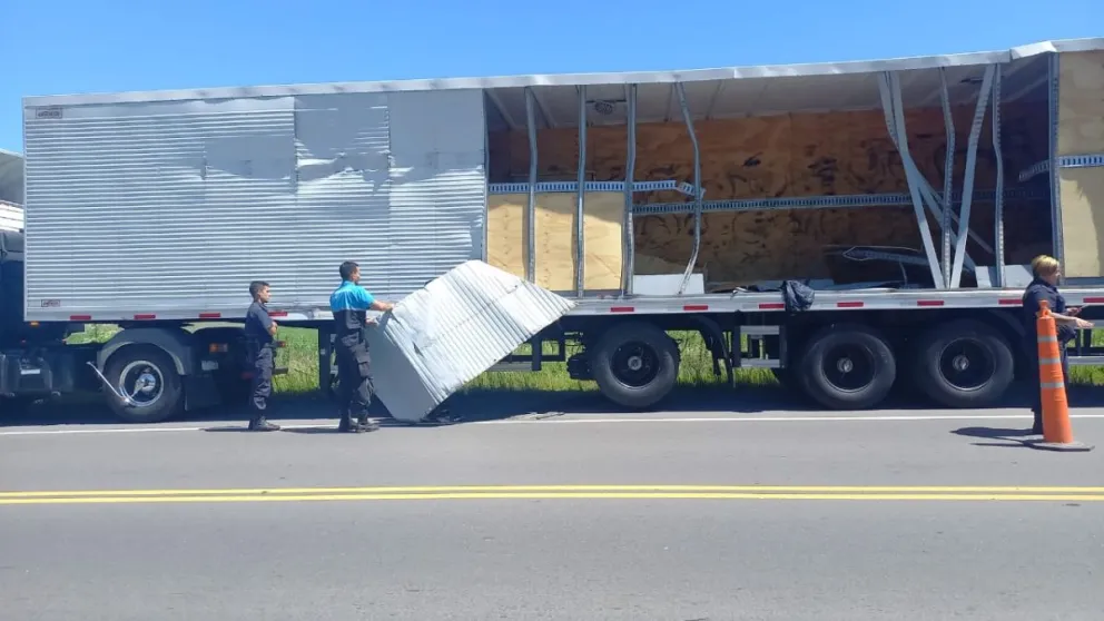 Ruta 65: dos camiones protagonizaron un accidente cerca de la bajada de Mira-Mar