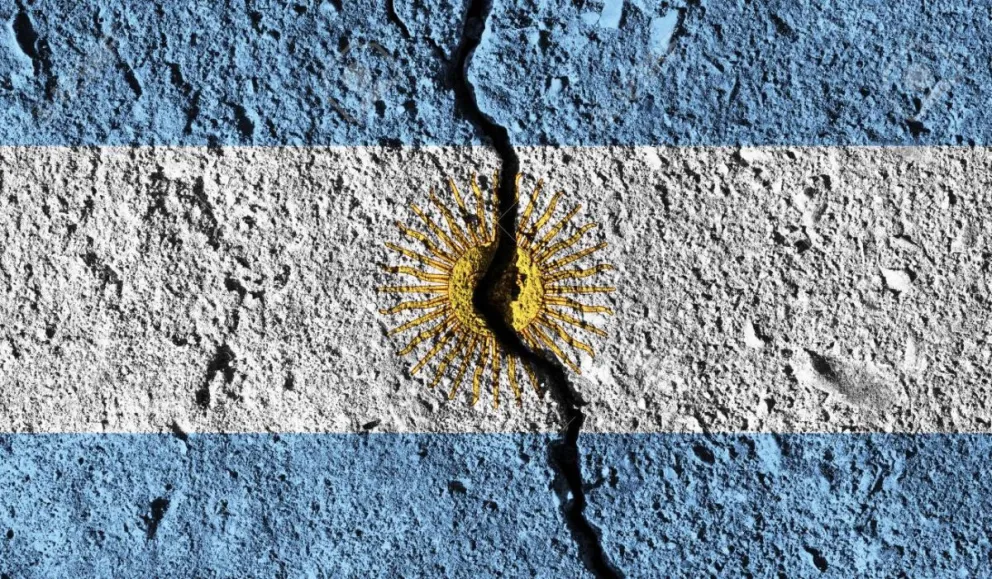 Agrietados, la historia de un país que tiene a los papás separados