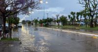 Fuerte tormenta deja calles anegadas y daños materiales en Bolívar